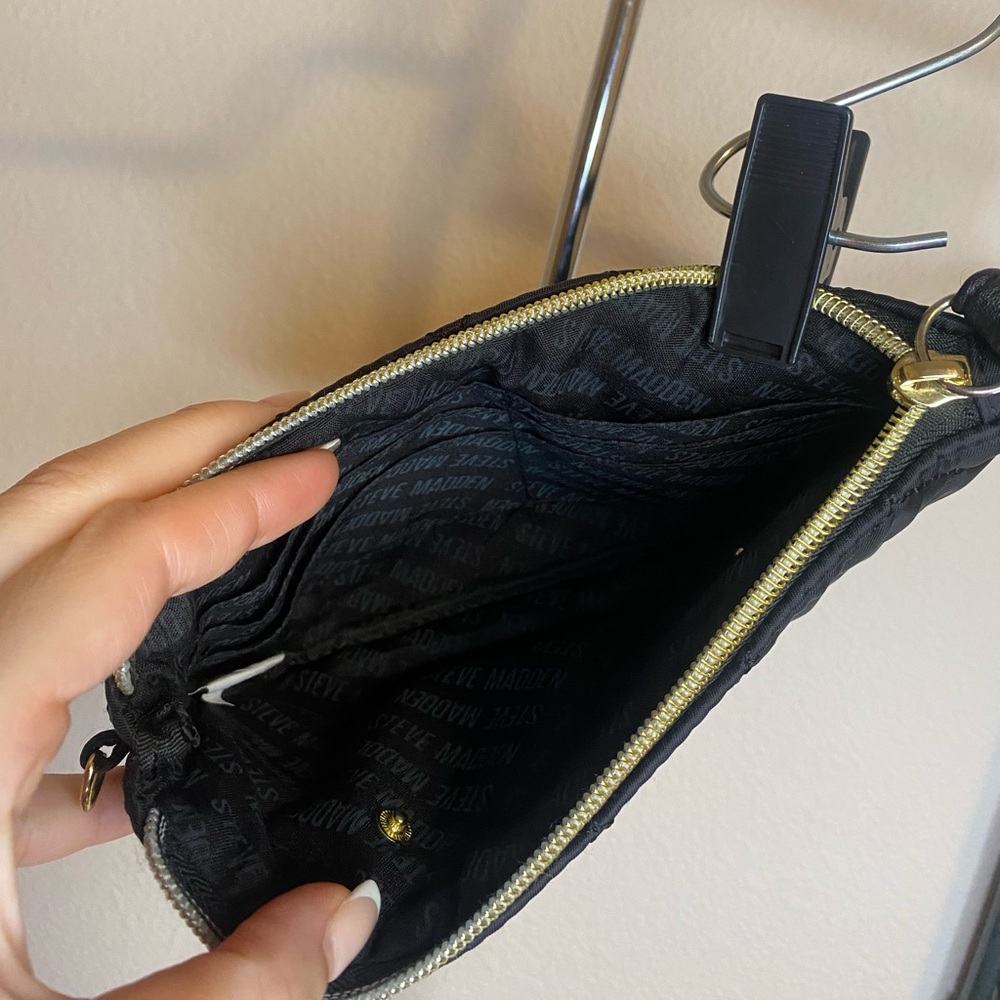 Black Steve Madden crossbody purse and wallet set - Picture 6 of 11